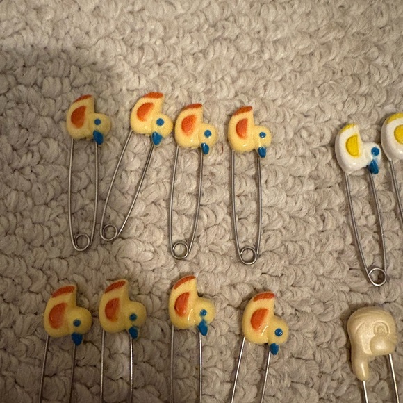 Vintage Colorful Animal diaper Pins for Kids - Picture 2 of 7